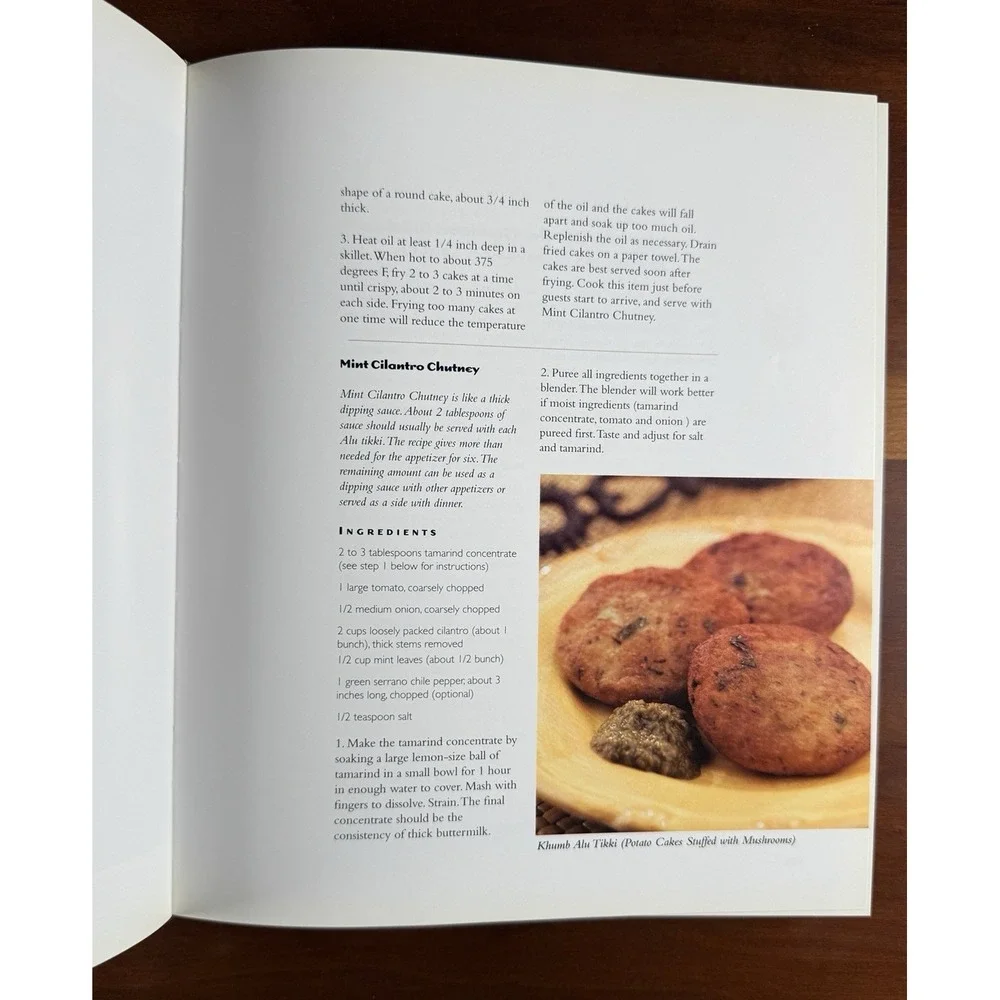 Ajanta: Distinctive Indian Cookbook Lachu Moorjani Hardcover